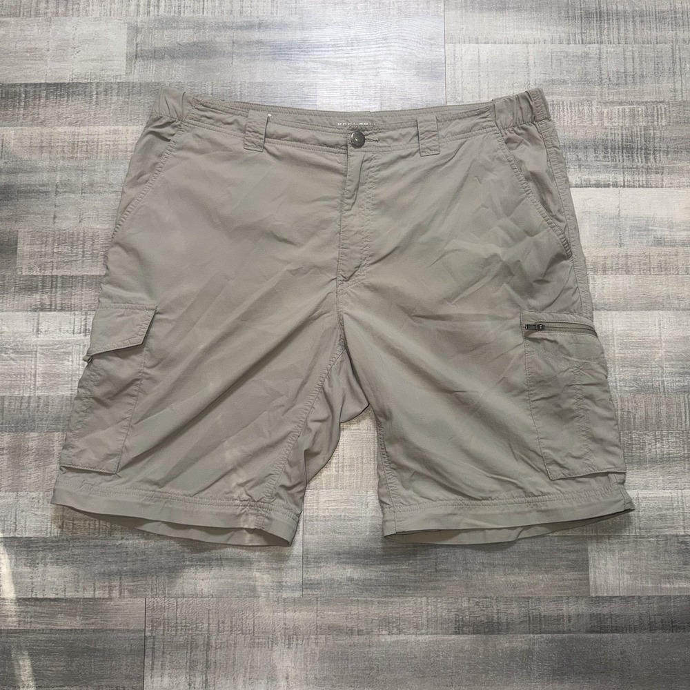 Columbia Omni Shade Outdoor Hiking Cargo Shorts Beige Mens Size 40x32